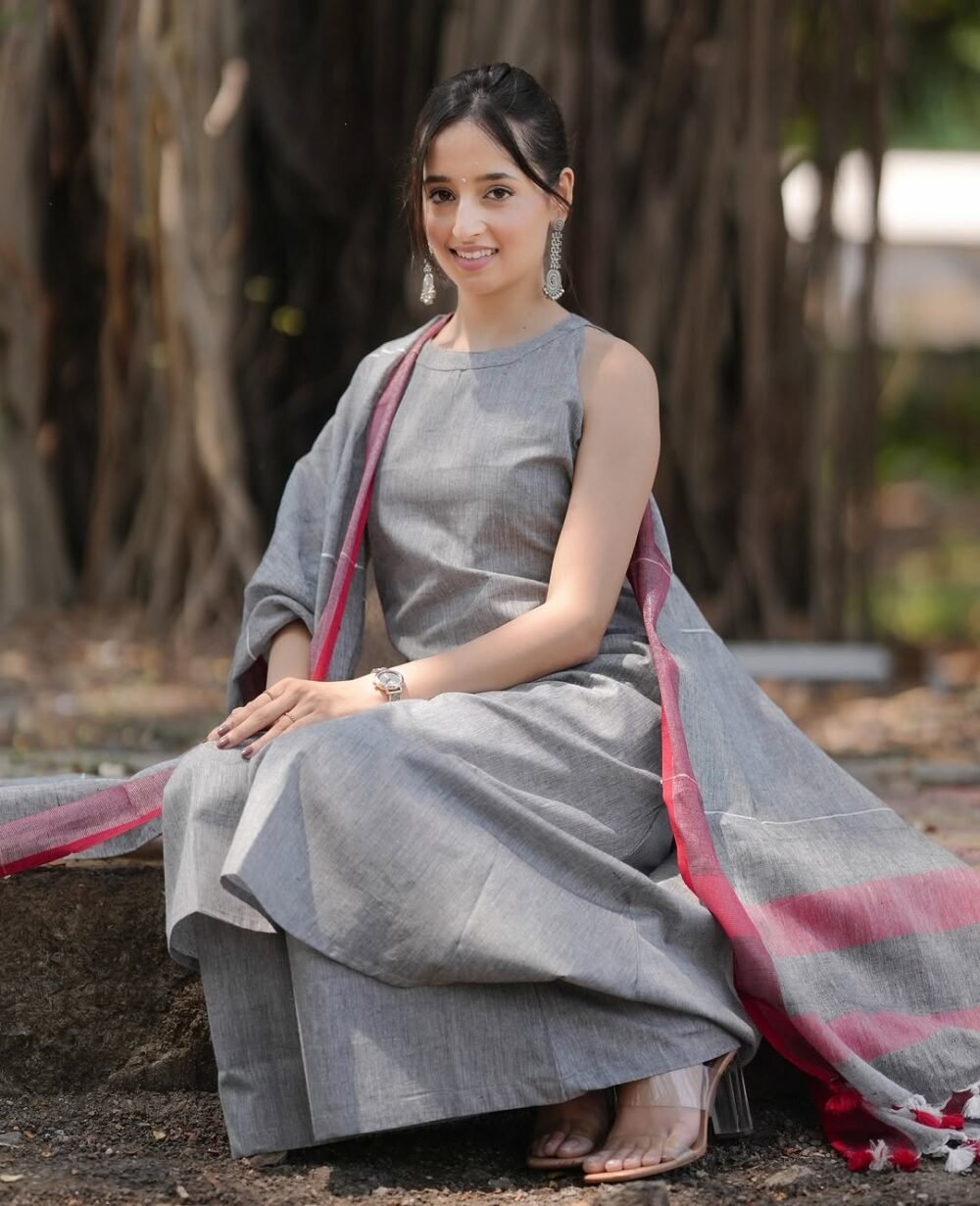 A-Line Kurti Set with Halter Neck & Pure Linen Dupatta - Image 7