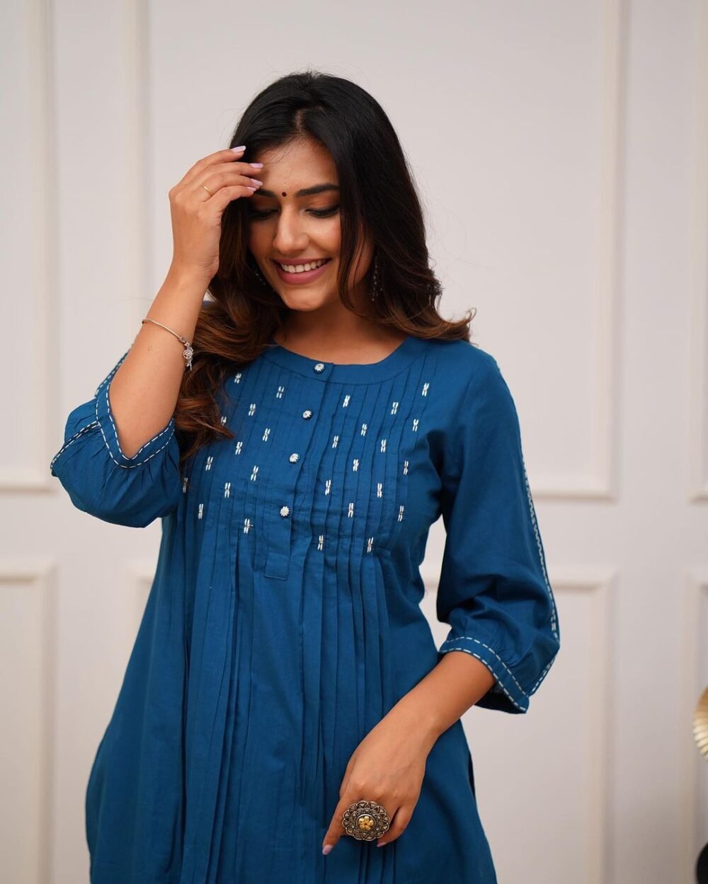 Classy Kurti Pant Set with Manual Tagai - Image 4