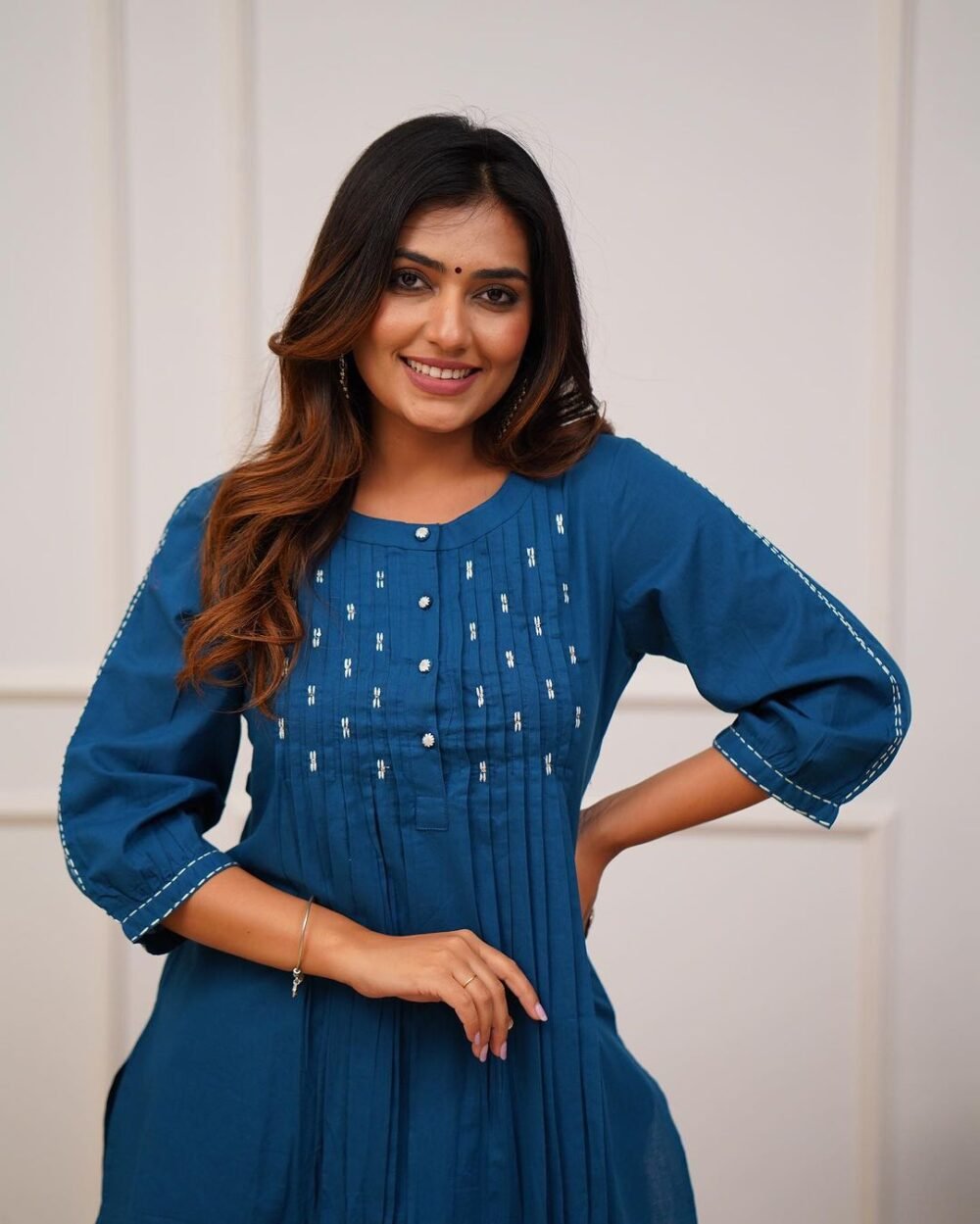 Classy Kurti Pant Set with Manual Tagai - Image 3