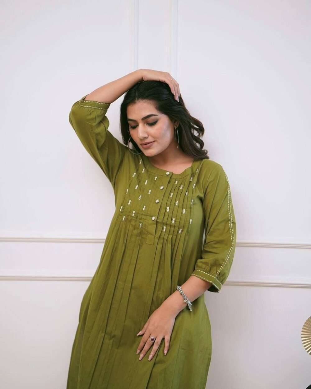 Kurti Pant Set with Manual Tagai & Embroidery Detailing - Image 3
