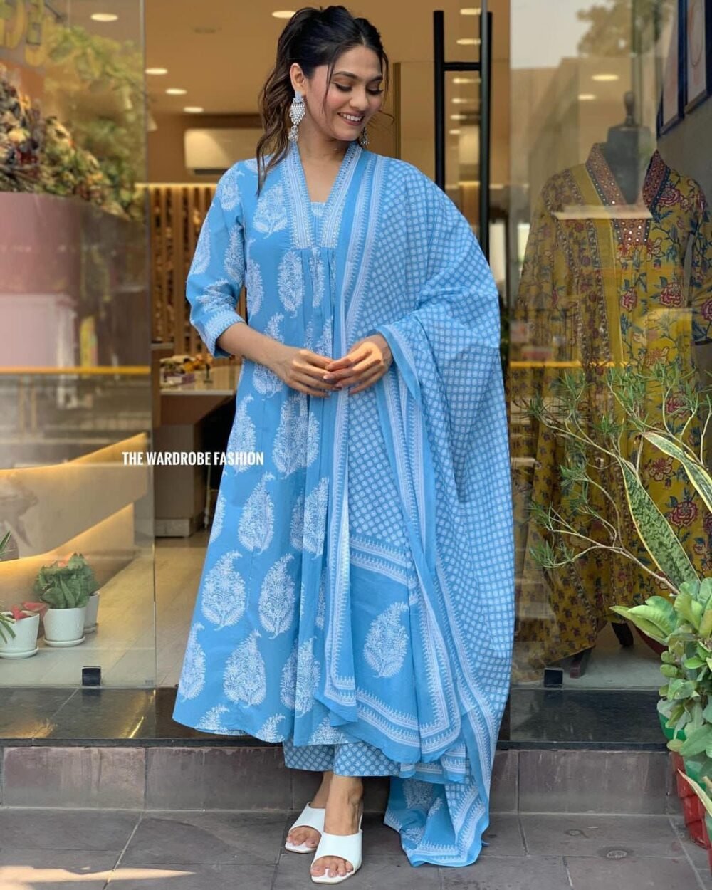 Sky Floral Motif Printed Cotton Kurta Set - Image 8