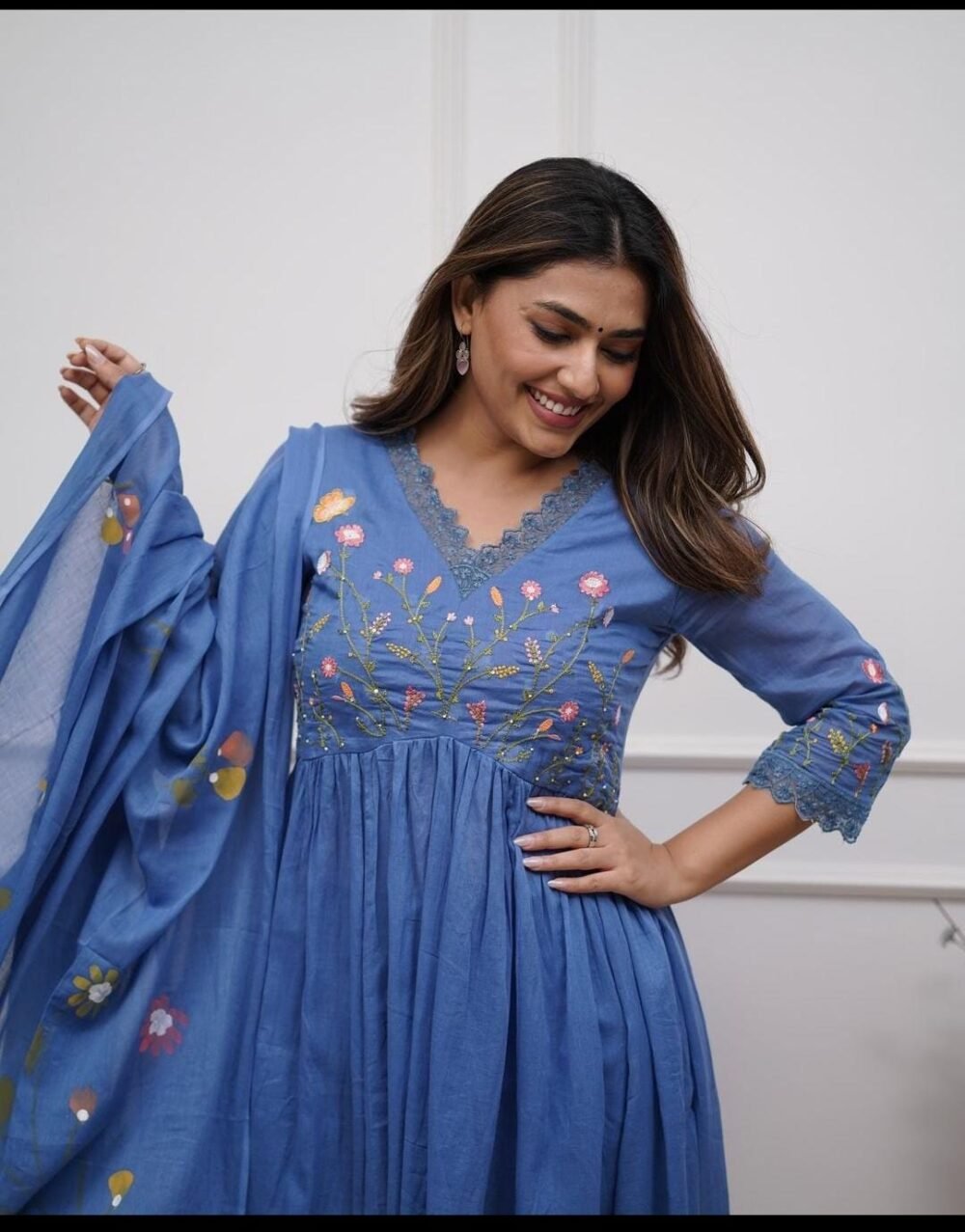 Strength Kurta Set with Embroidery & Malmal Printed Dupatta - Image 3