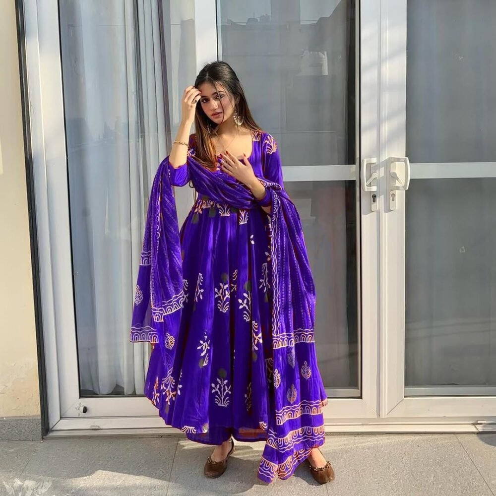 Cotton Anarkali Kurta Set with Malmal Dupatta & Palazzo - Image 4