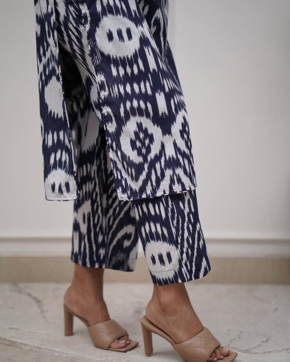 Printed Rayon Straight Kurti with Palazzo and Pocket - Image 9