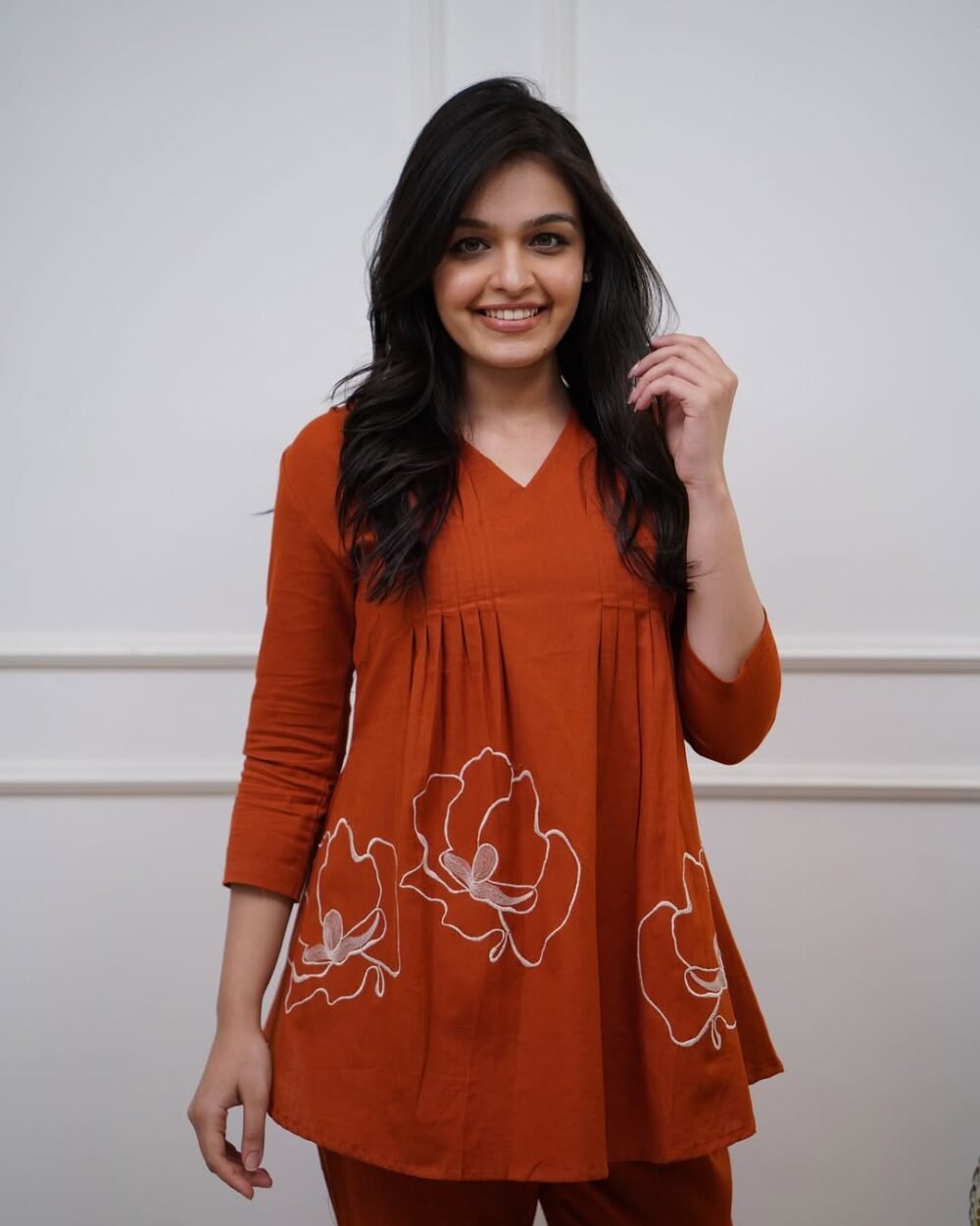 Cotton Slub Kurti with Embroidery & Pocket Pants - Image 5
