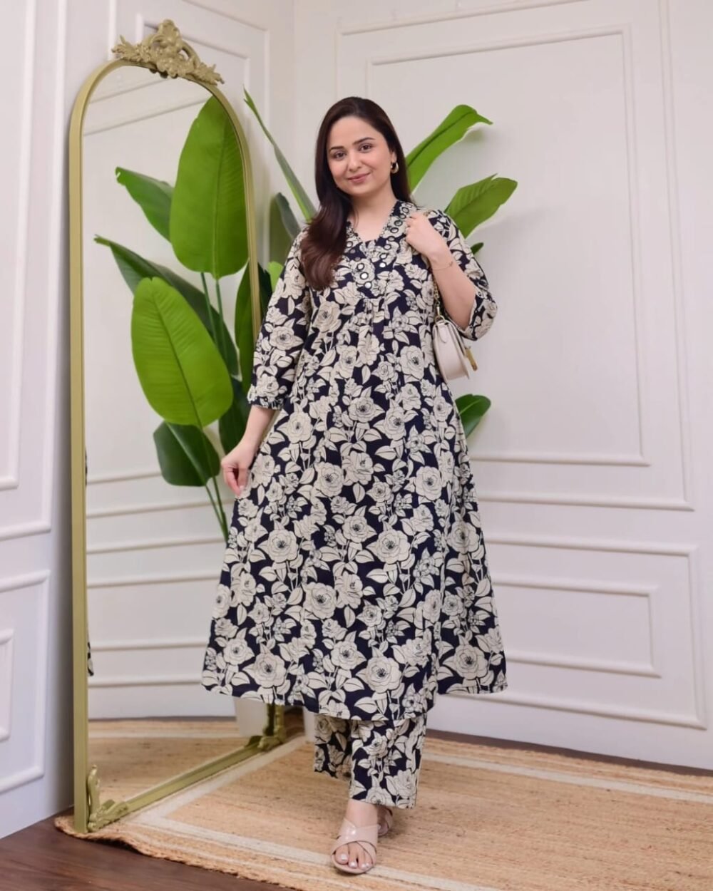 Stylish Cotton Printed Cord Set with Mirror Work - Image 4