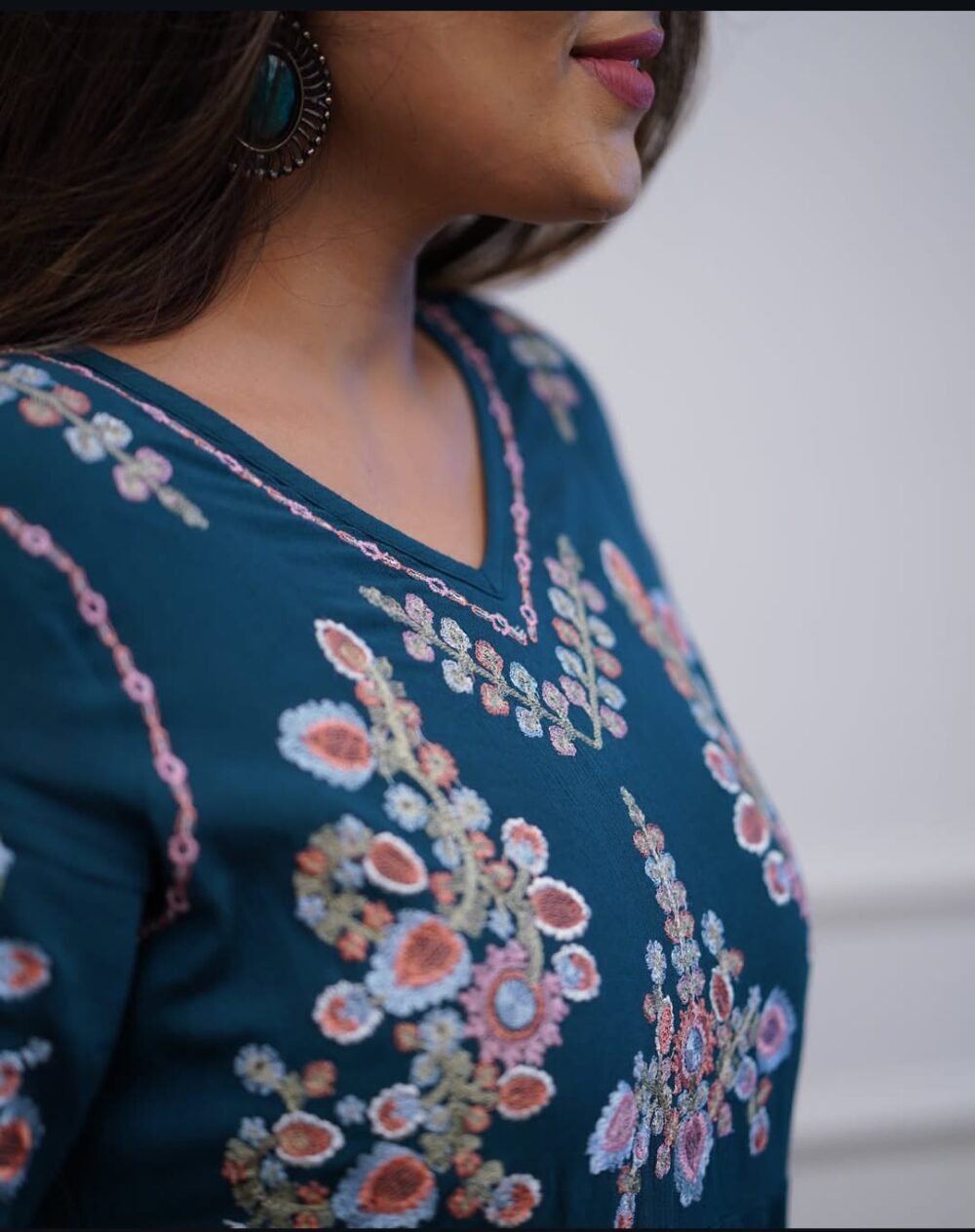 Embroidered Cotton Midi Kurti Set with Sleeve Detailing - Image 7