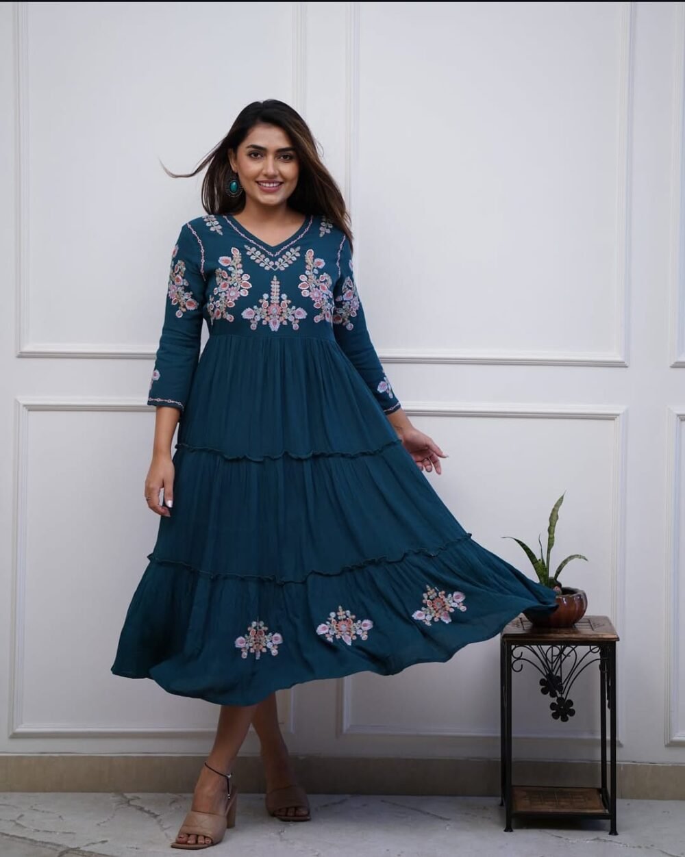 Embroidered Cotton Midi Kurti Set with Sleeve Detailing