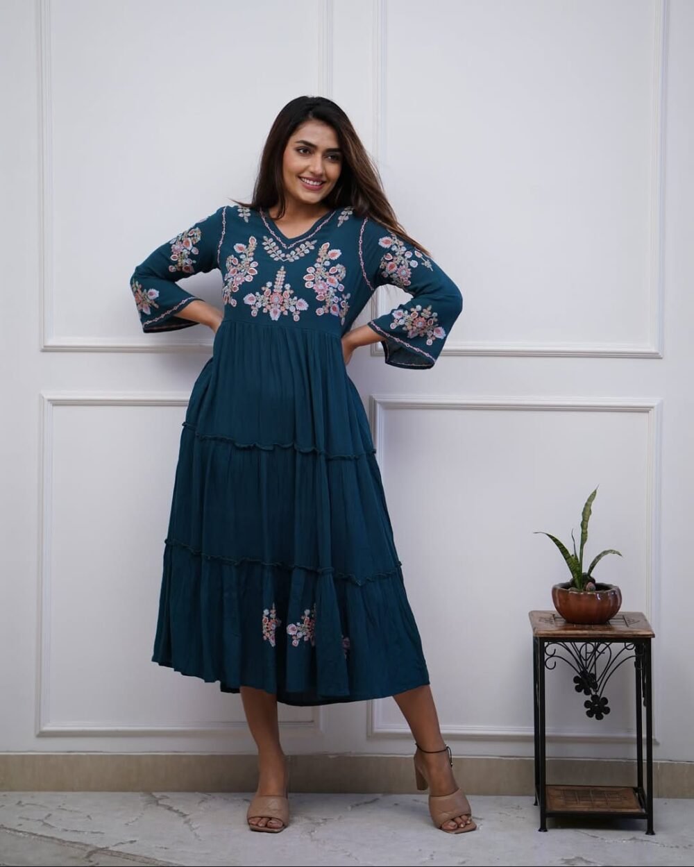 Embroidered Cotton Midi Kurti Set with Sleeve Detailing - Image 3