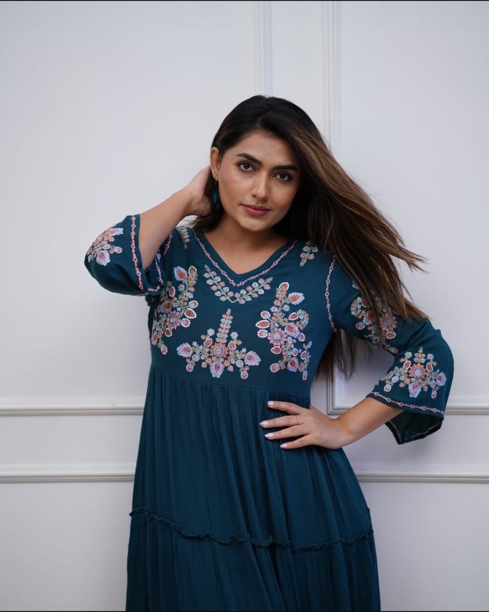 Embroidered Cotton Midi Kurti Set with Sleeve Detailing - Image 4