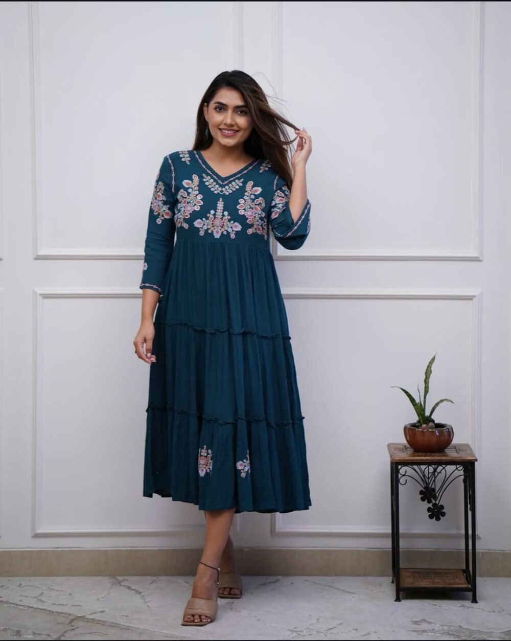 Embroidered Cotton Midi Kurti Set with Sleeve Detailing - Image 2
